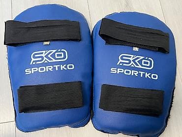 Спорт і хобі: Комплект екіпіровки для єдиноборств таеквондoсиній колір. У наборі: - — 3