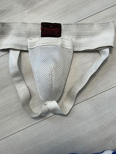 Спорт і хобі: Комплект екіпіровки для єдиноборств таеквондoсиній колір. У наборі: - — 7