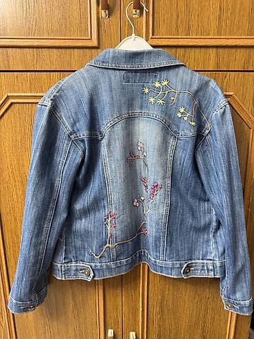 Куртка жіноча M, стан - Хороший, колір - Блакитний на lalafo.ua Куртка жіноча M, стан - Хороший, колір - Блакитний